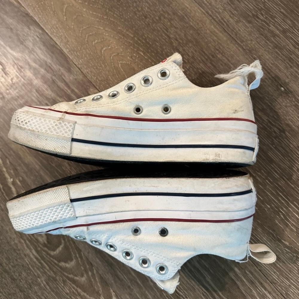 Women’s platform Converse